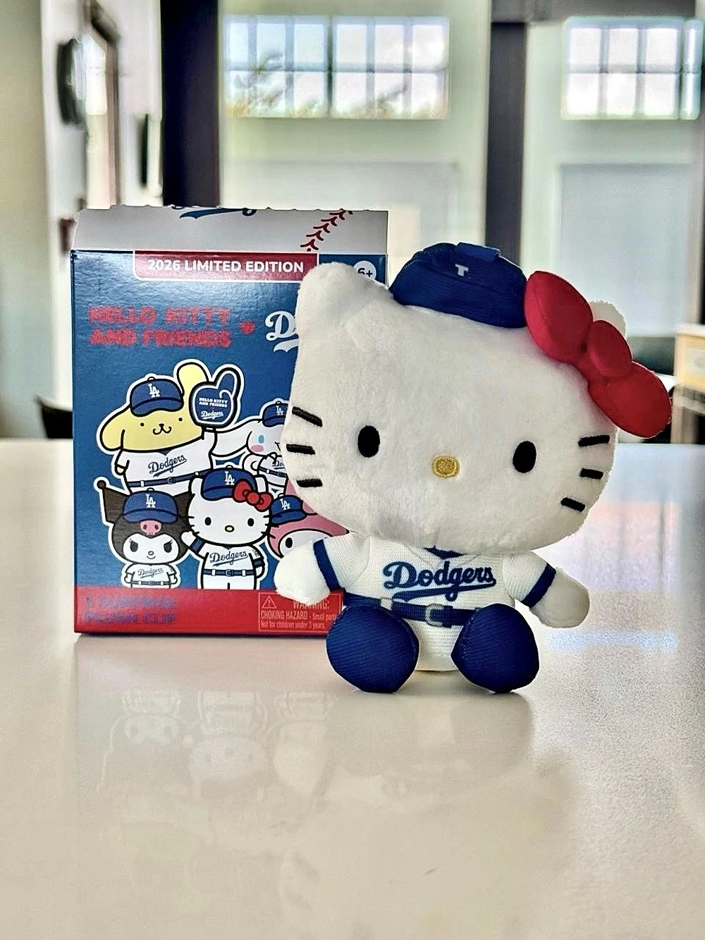 Sanrio Hello Kitty Los Angeles Dodgers 2026 Limited Edition Blind Box Plush